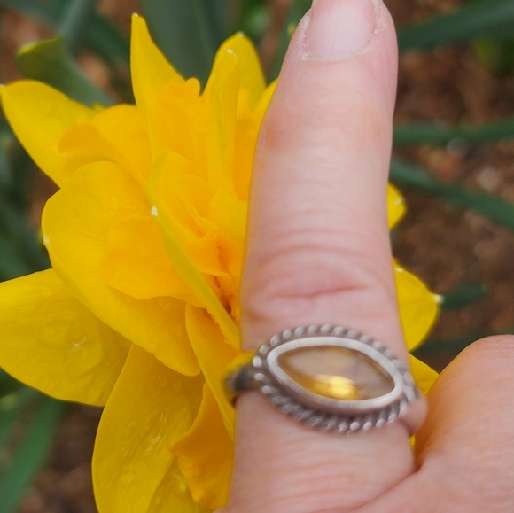 Vintage sterling yellow tanzanite ring 6 - Picture 5 of 10